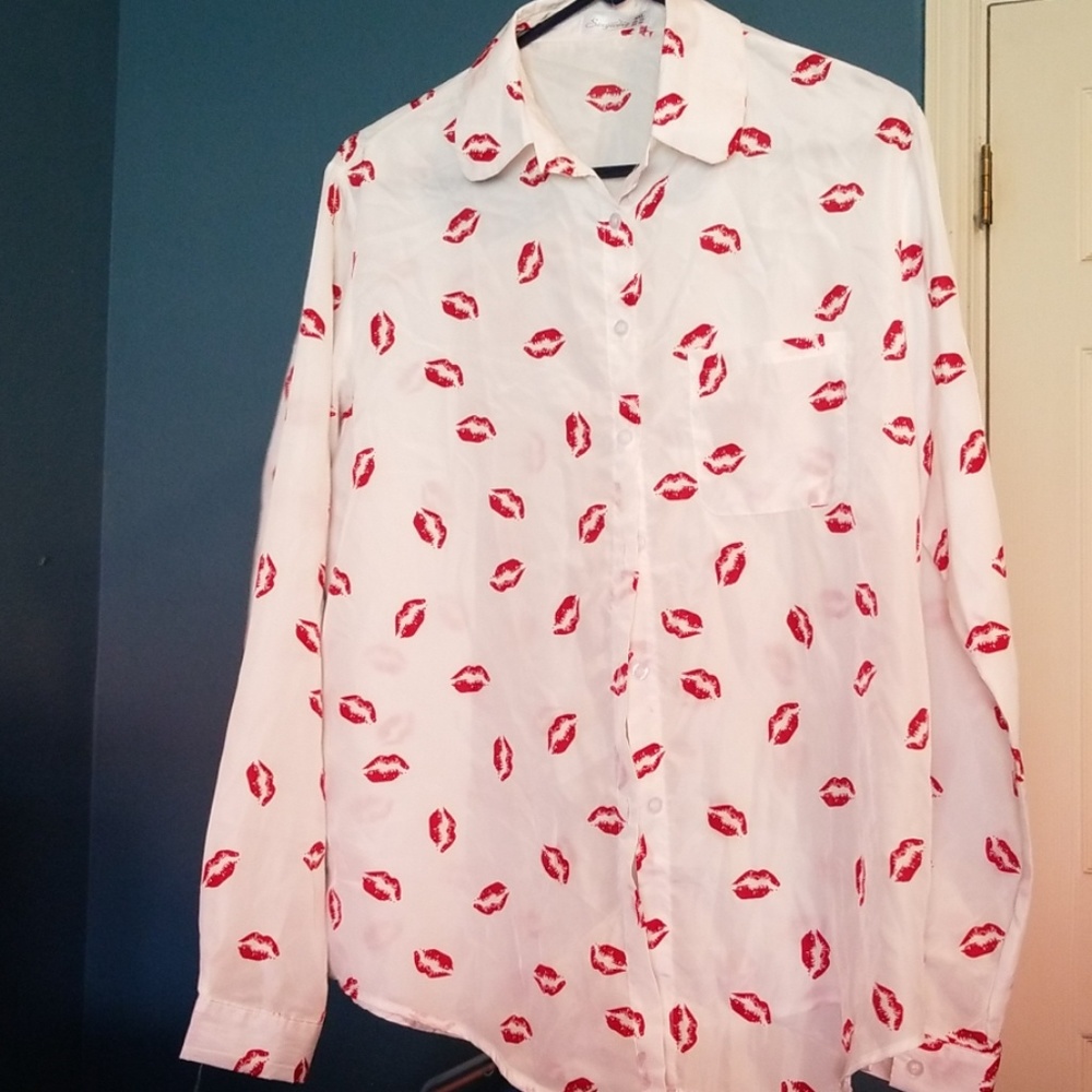 Long sleeve lip print blouse